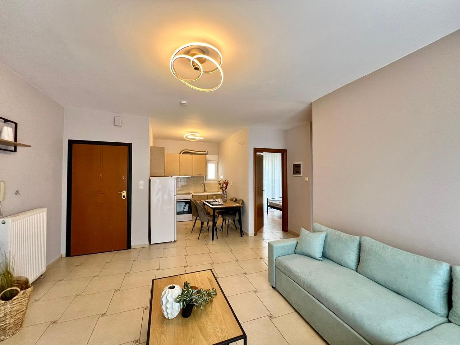 P Deluxe Suites Β4 เนอา มิคานิโอนา ภายนอก รูปภาพ