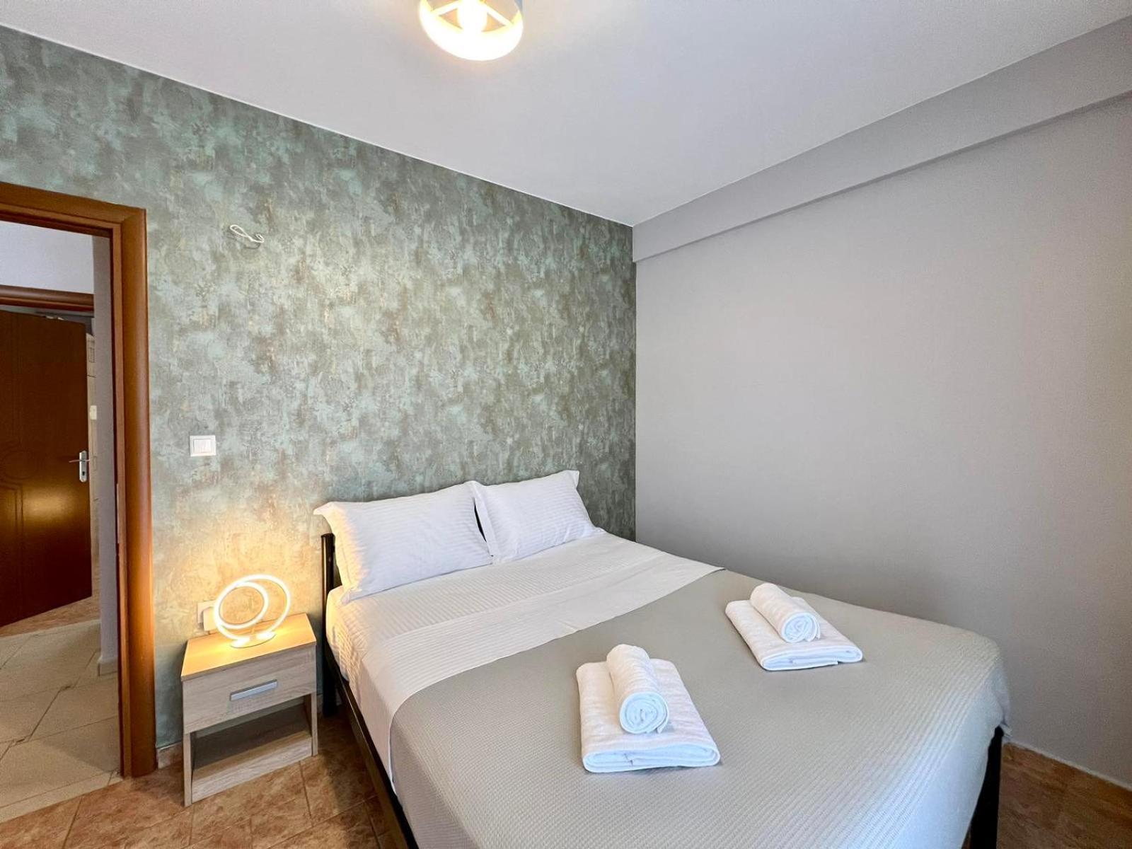 P Deluxe Suites Β4 เนอา มิคานิโอนา ภายนอก รูปภาพ